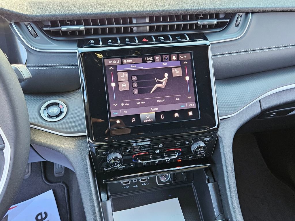 New 2025 Jeep Grand Cherokee L Laredo w/ Luxury Tech Group I image 18