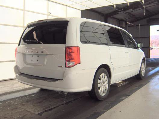 Used 2017 Dodge Grand Caravan SE image 3