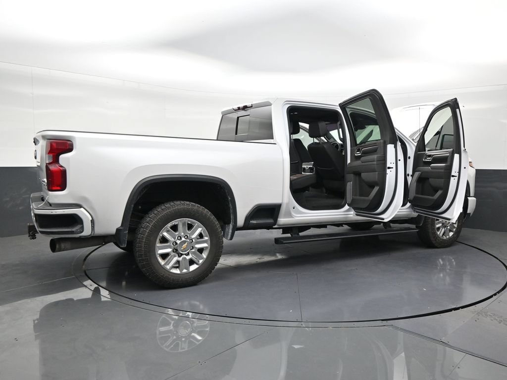 Used 2024 Chevrolet Silverado 3500 High Country w/ High Country Premium Package AWD/4WD image 28