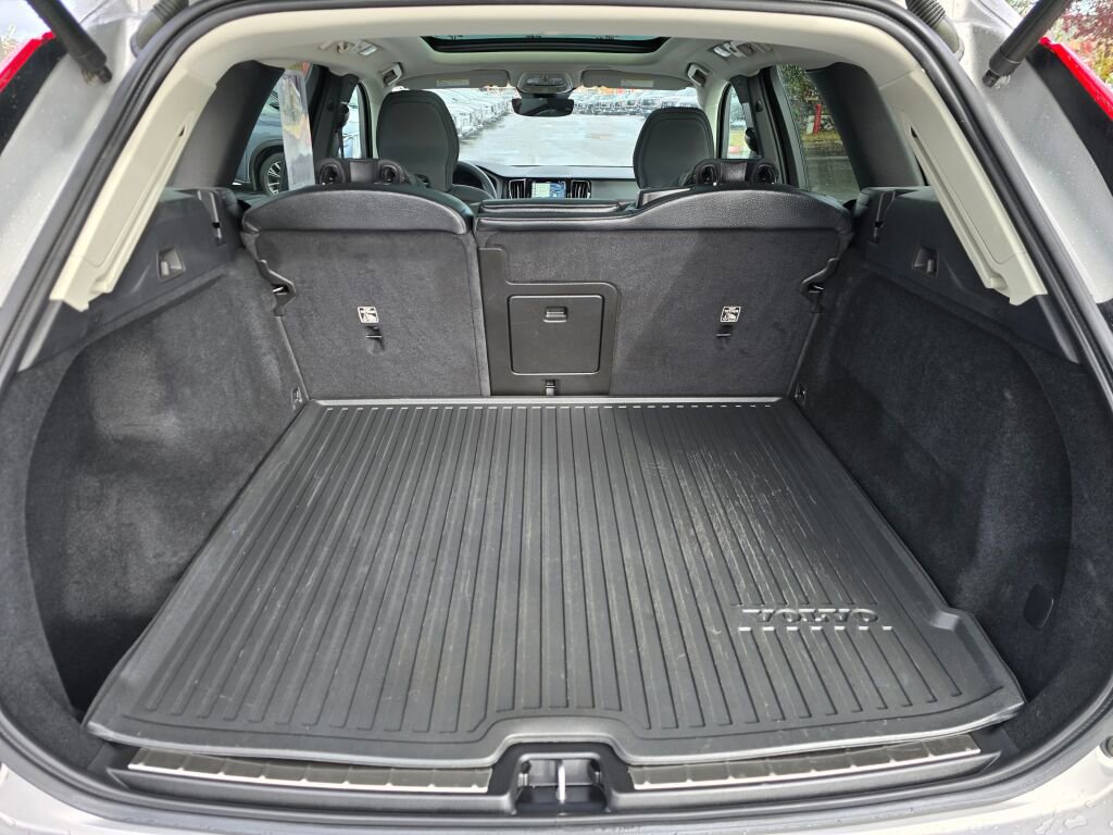 Used 2023 Volvo XC60 B5 Plus w/ Climate Package image 15