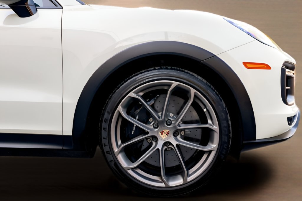 Used 2023 Porsche Cayenne Turbo GT AWD/4WD image 19