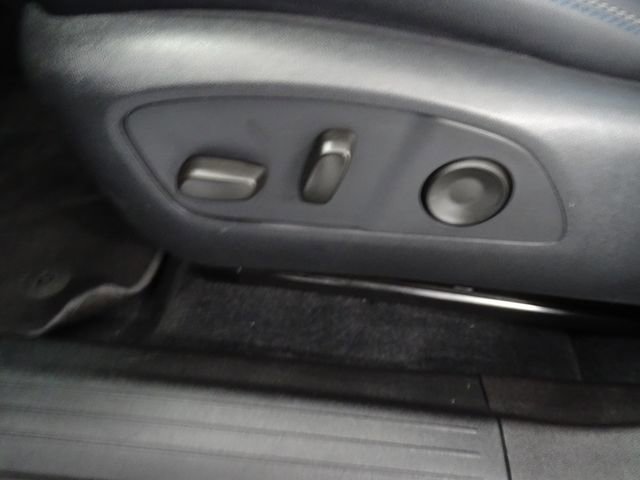 Used 2025 Chevrolet Equinox EV LT image 3