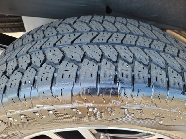 Used 2024 GMC Sierra 1500 AT4 w/ Technology Package image 10