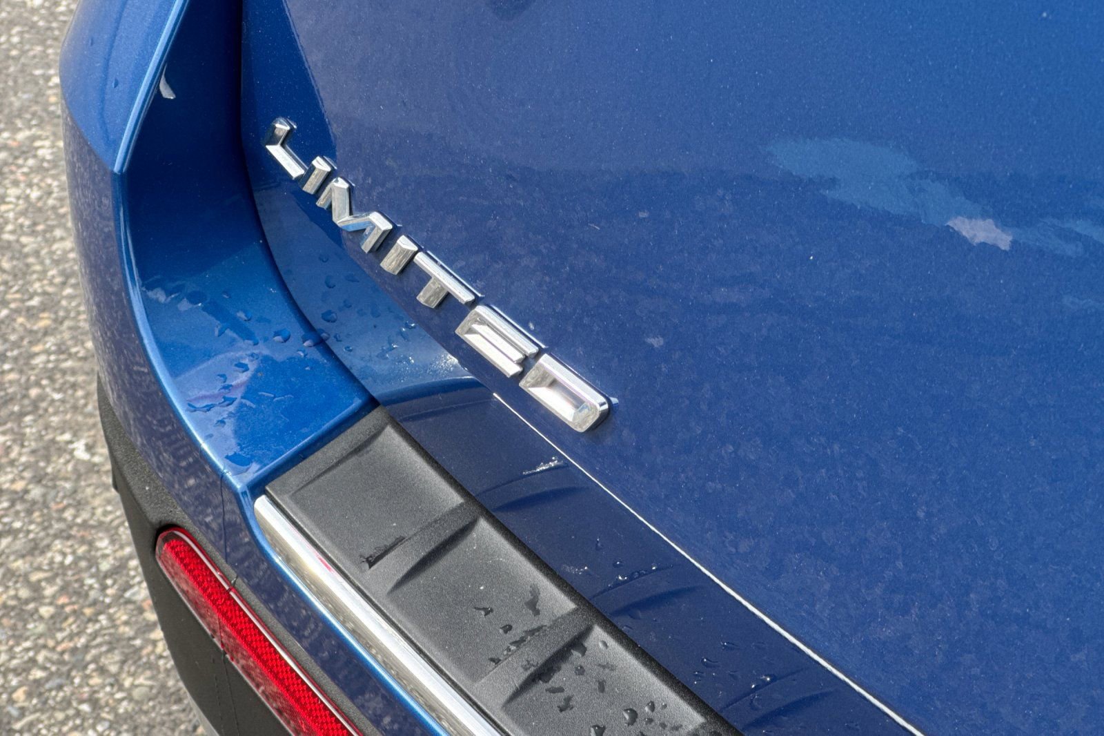 Certified 2021 Ford Explorer Limited w/ Equipment Group 301A image 29