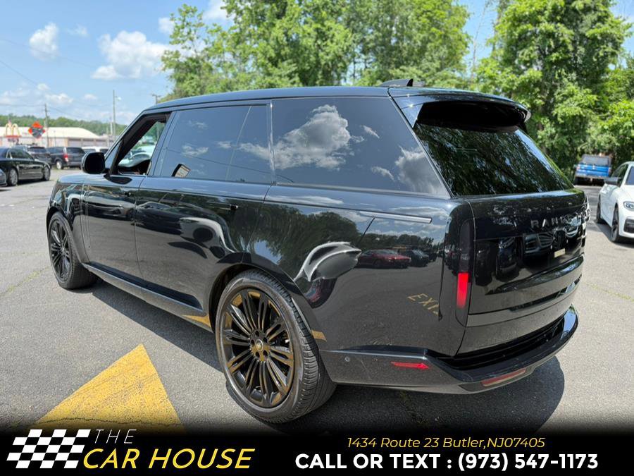 Used 2023 Land Rover Range Rover Long Wheelbase Autobiography image 3