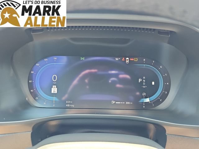 Used 2023 Volvo XC40 B4 Ultimate FWD image 11