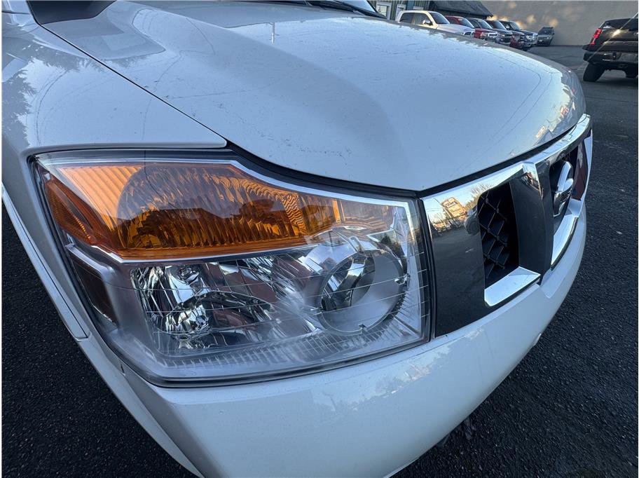 Used 2015 Nissan Armada Platinum image 3