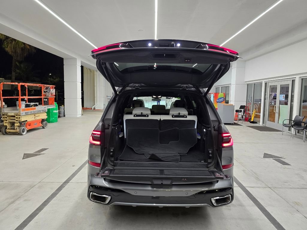 Used 2023 BMW X7 xDrive40i w/ Executive Package image 43