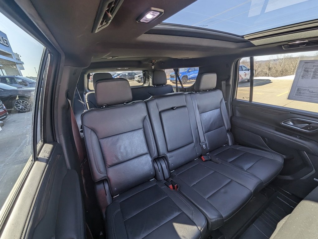 Used 2022 Chevrolet Suburban Z71 w/ Luxury Package image 22