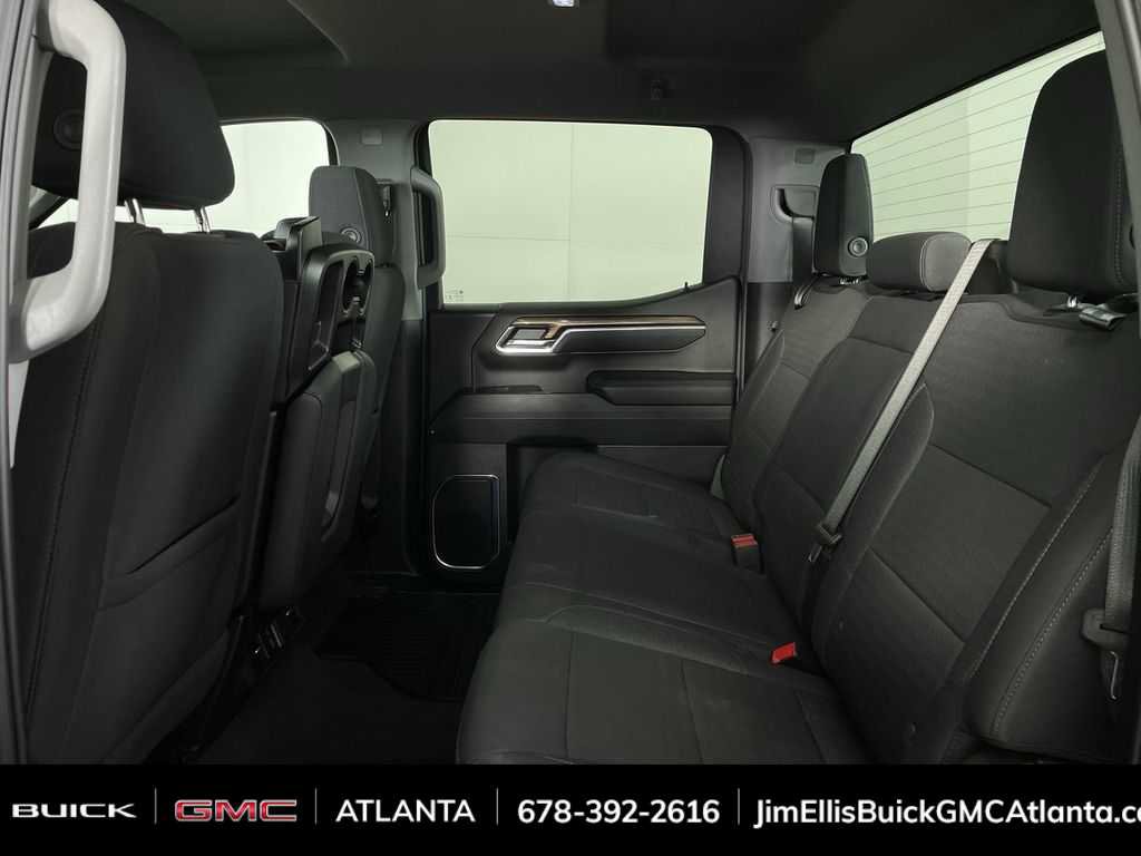 Used 2025 Chevrolet Silverado 1500 LT image 24