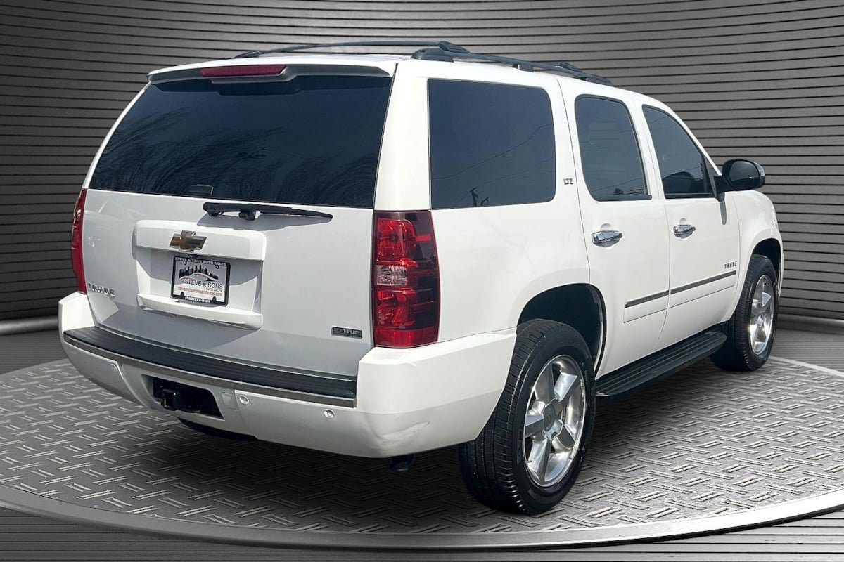 Used 2011 Chevrolet Tahoe LTZ AWD/4WD image 6