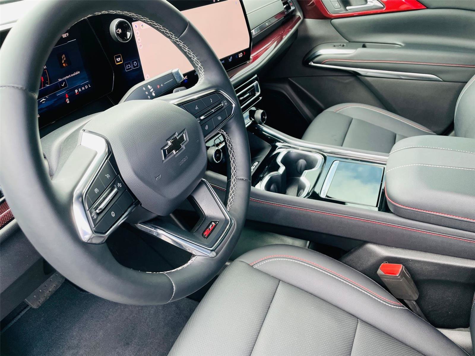 Used 2026 Chevrolet Traverse Z71 AWD/4WD image 8