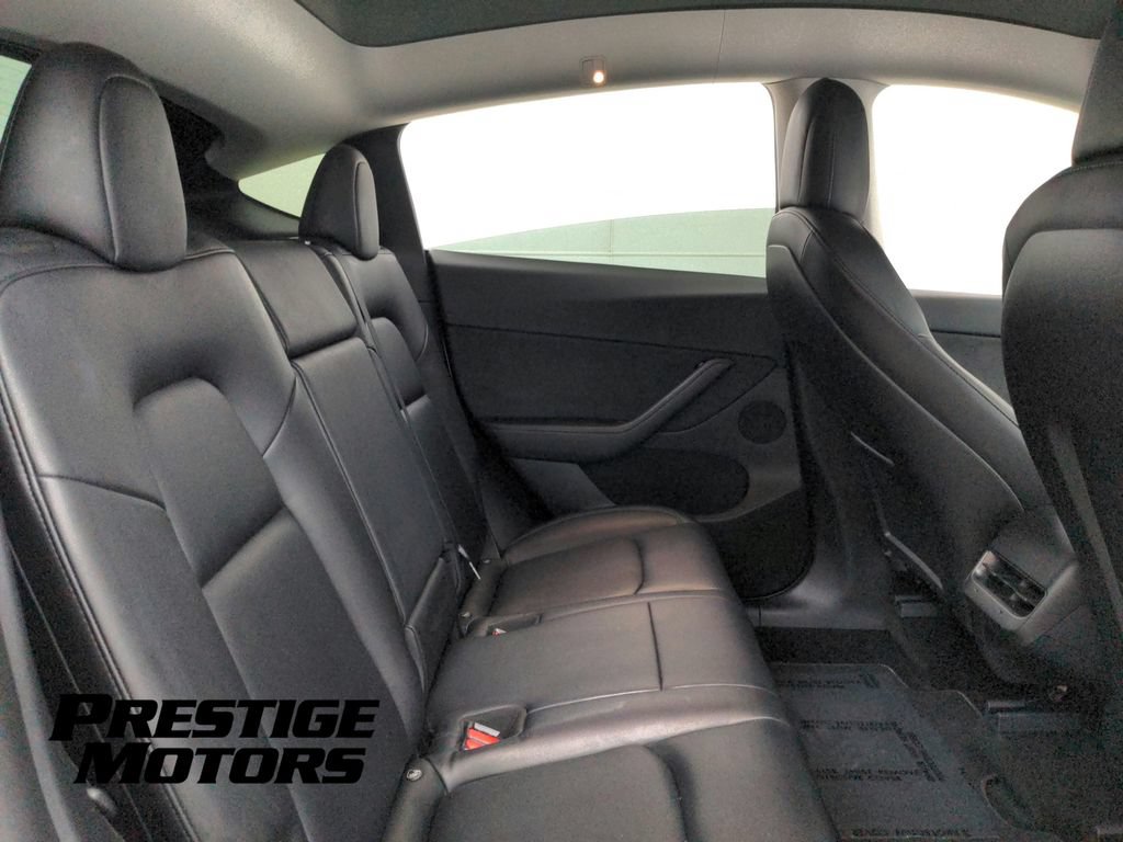 Used 2021 Tesla Model Y Long Range AWD/4WD image 32