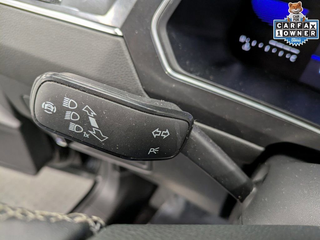 Used 2022 Volkswagen Tiguan SE w/ Panoramic Sunroof Package AWD/4WD image 19