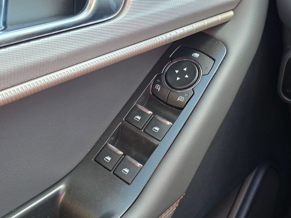 New 2025 Ford Explorer Active AWD/4WD image 38
