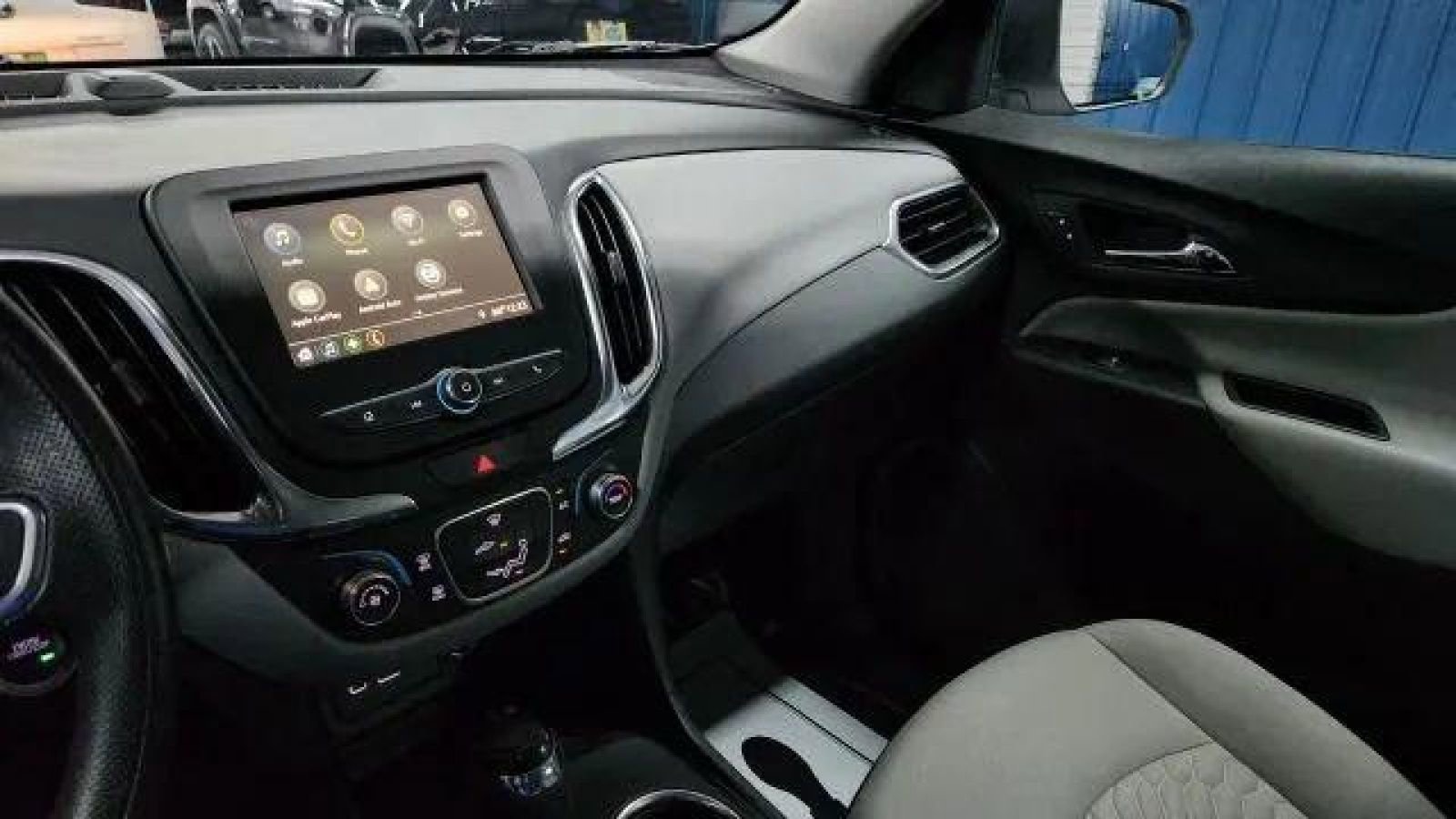 Used 2019 Chevrolet Equinox LS image 27