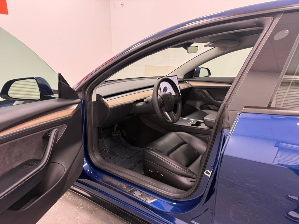 Used 2022 Tesla Model 3 Long Range AWD/4WD image 9