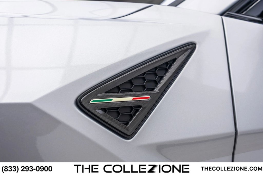 Used 2026 Lamborghini Urus SE AWD/4WD image 14