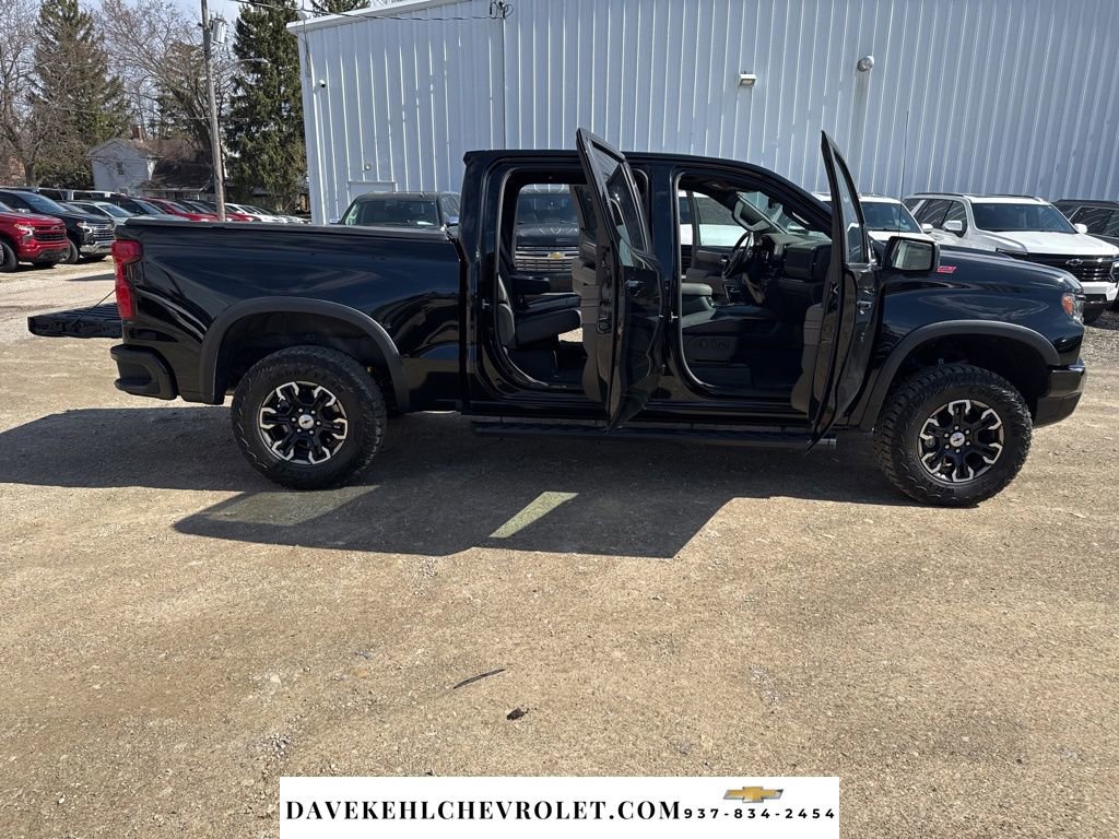 Used 2024 Chevrolet Silverado 1500 ZR2 w/ Technology Package image 35
