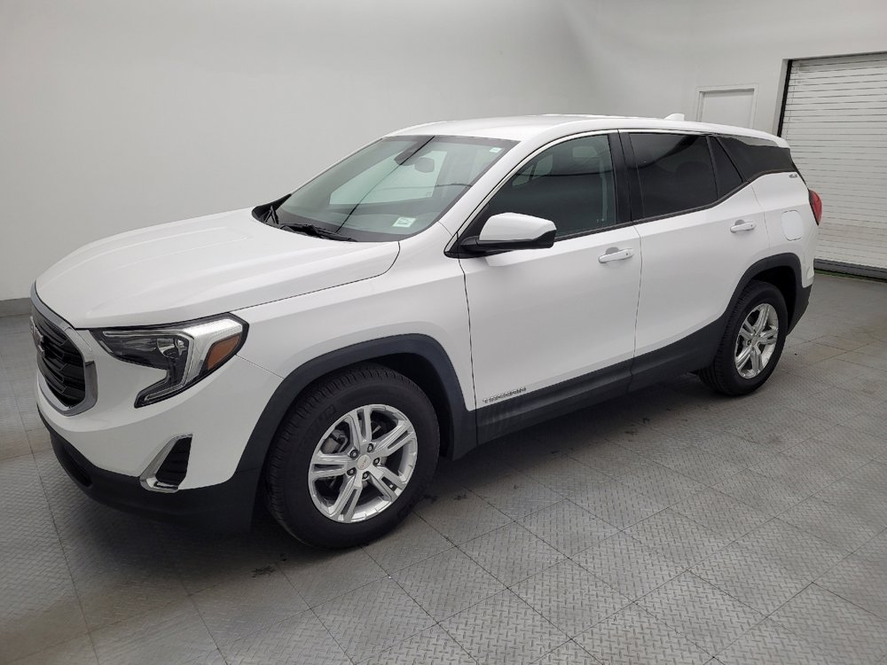 Used 2020 GMC Terrain SLE image 2