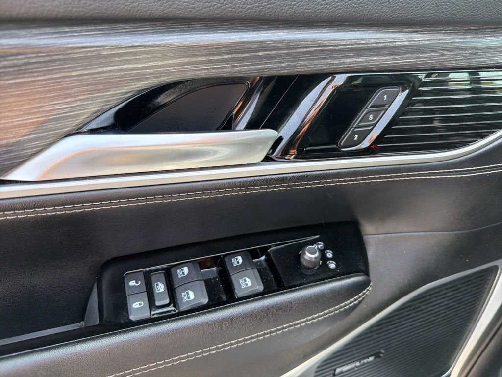 Used 2024 Jeep Wagoneer L Series II w/ Flexible Seating Group image 13