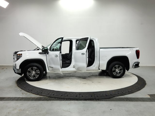 Used 2026 GMC Sierra 1500 SLT AWD/4WD image 13