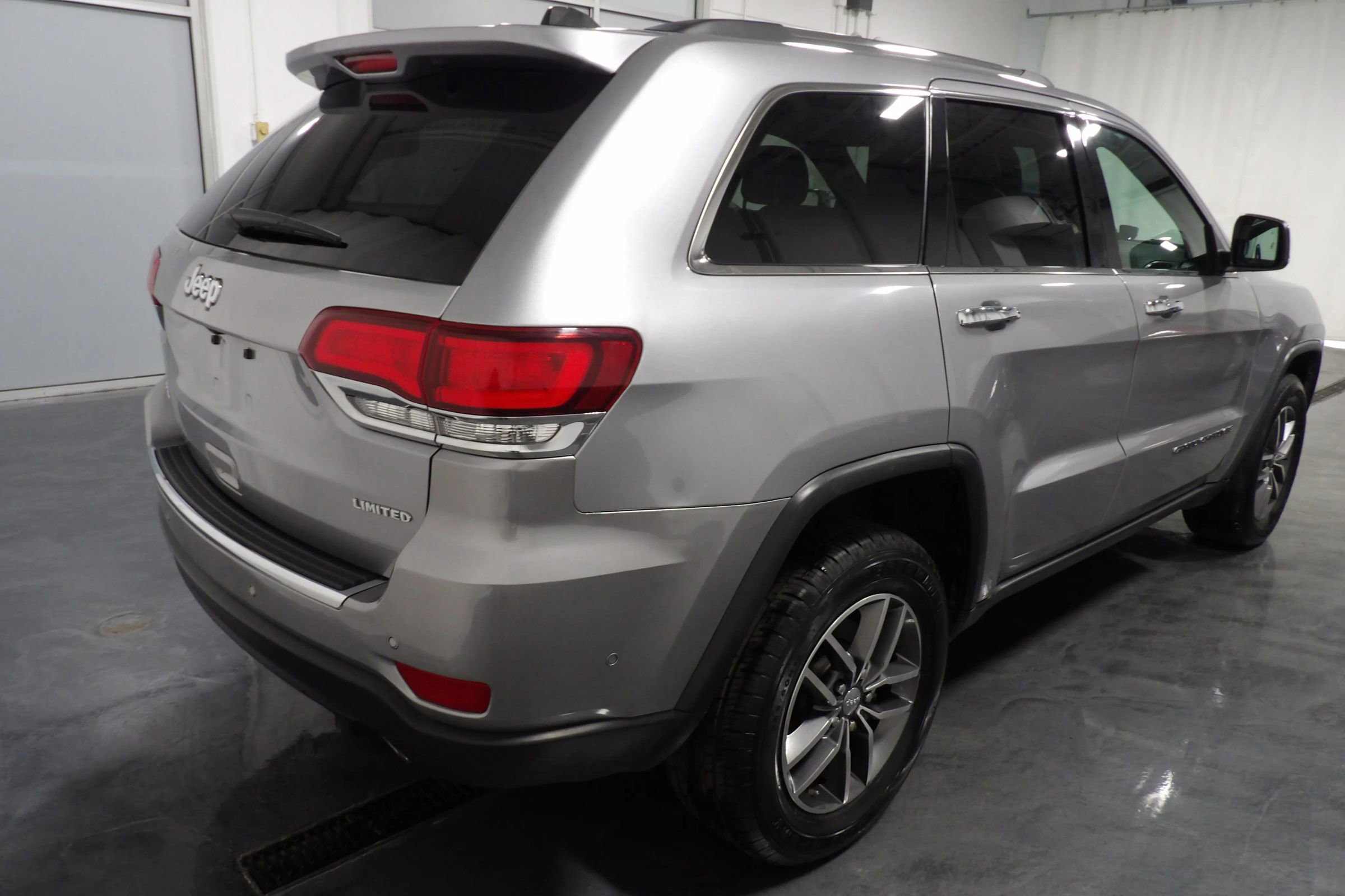 Used 2021 Jeep Grand Cherokee Limited w/ Luxury Group II image 5