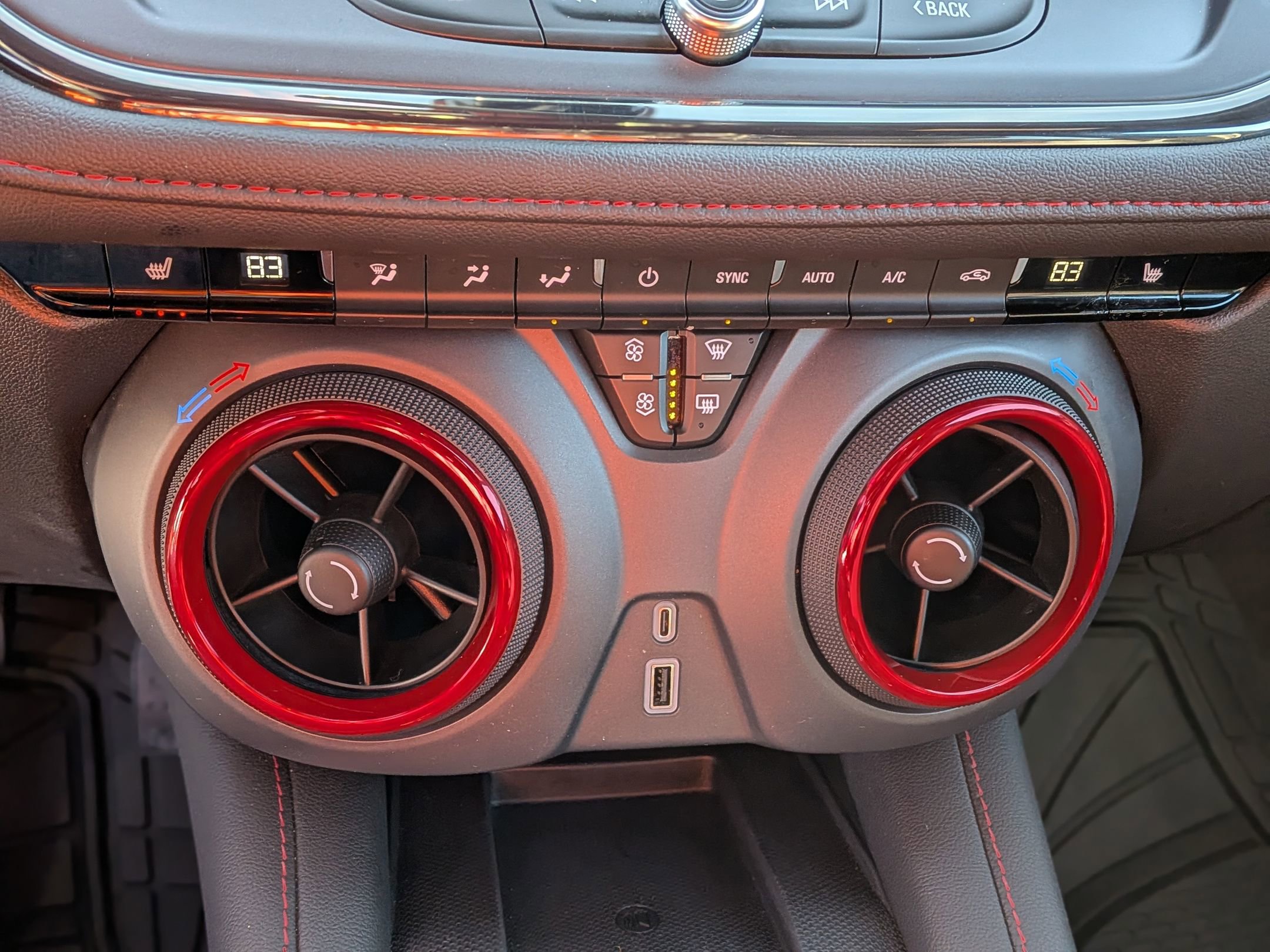 Certified 2025 Chevrolet Blazer RS image 30