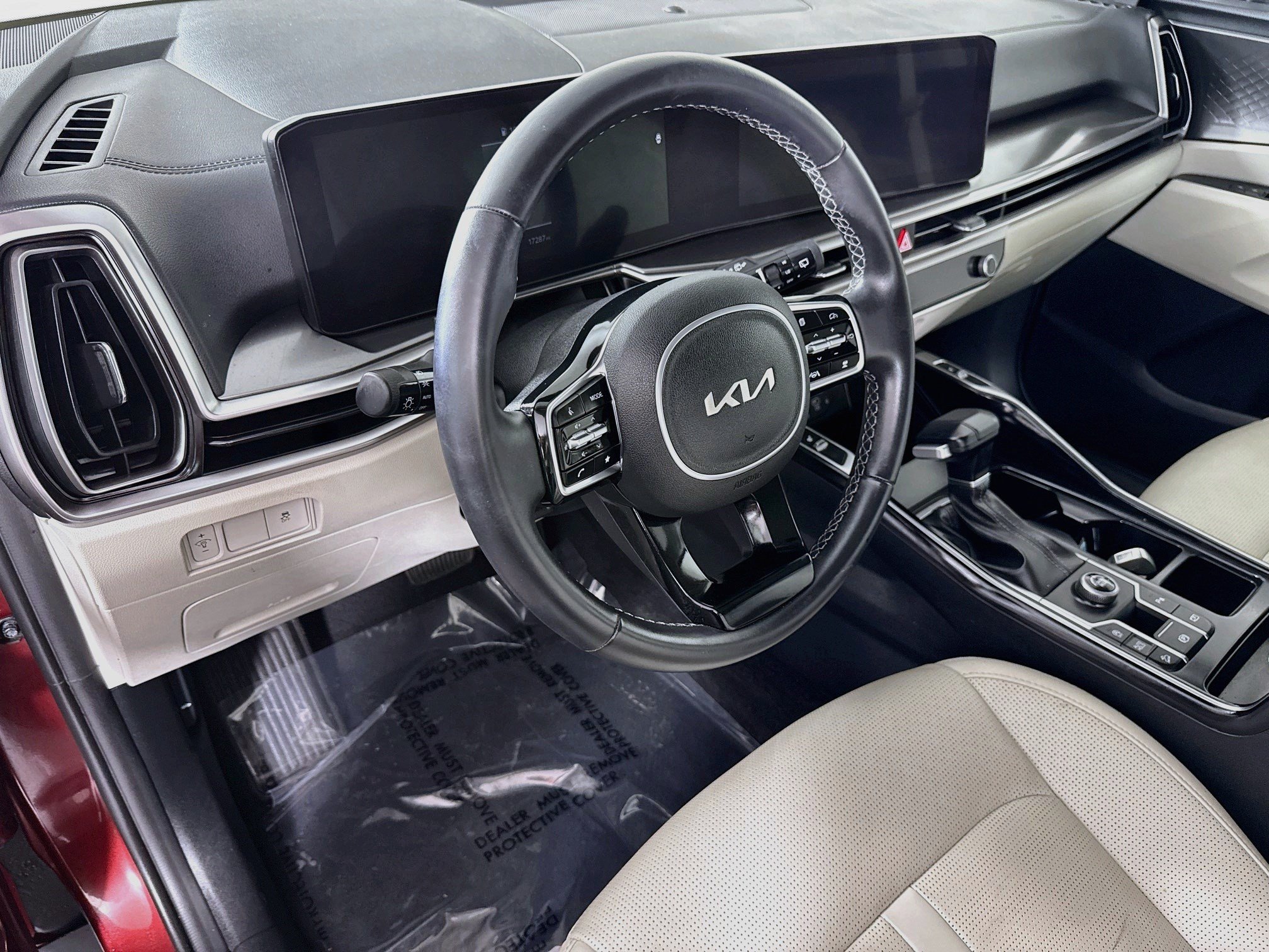 Used 2025 Kia Sorento S w/ Panoramic Sunroof Package FWD image 23