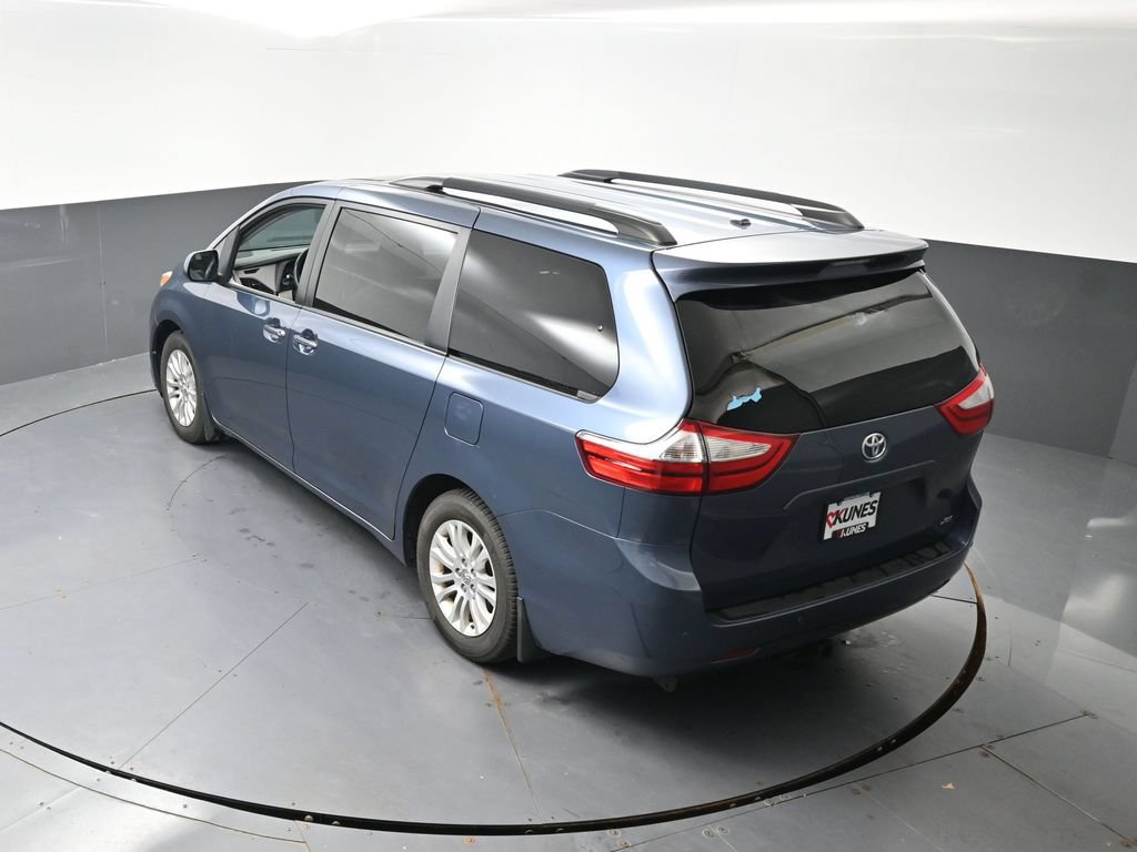 Used 2017 Toyota Sienna XLE w/ XLE Navigation Package FWD image 19
