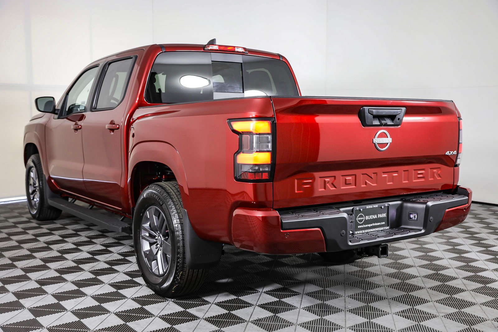 New 2025 Nissan Frontier SV w/ SV Convenience Package AWD/4WD image 9
