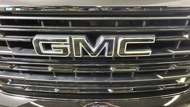Used 2023 GMC Sierra 1500 Elevation w/ Preferred Package AWD/4WD image 8