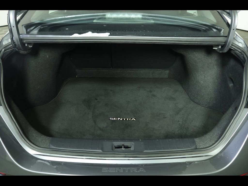 Used 2025 Nissan Sentra S image 9