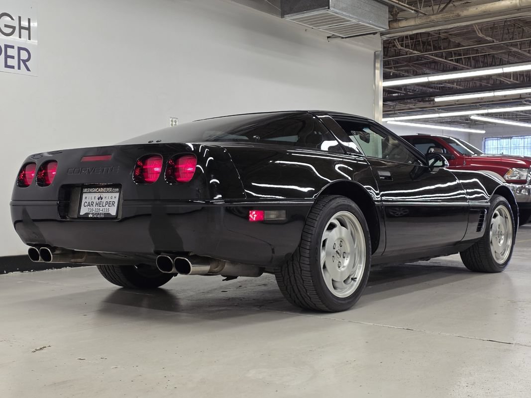 Used 1995 Chevrolet Corvette Coupe RWD image 13
