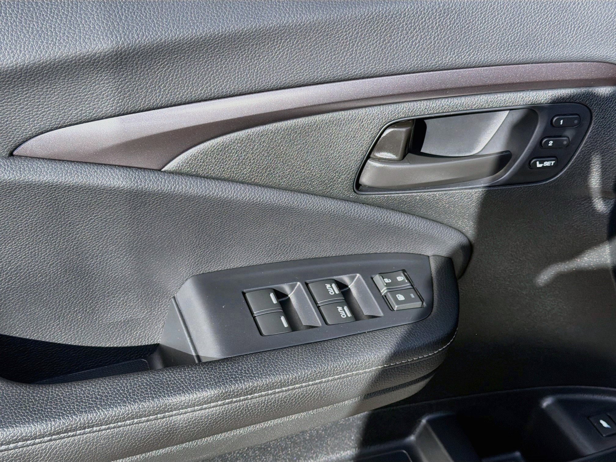 Certified 2025 Honda Passport EX-L image 16
