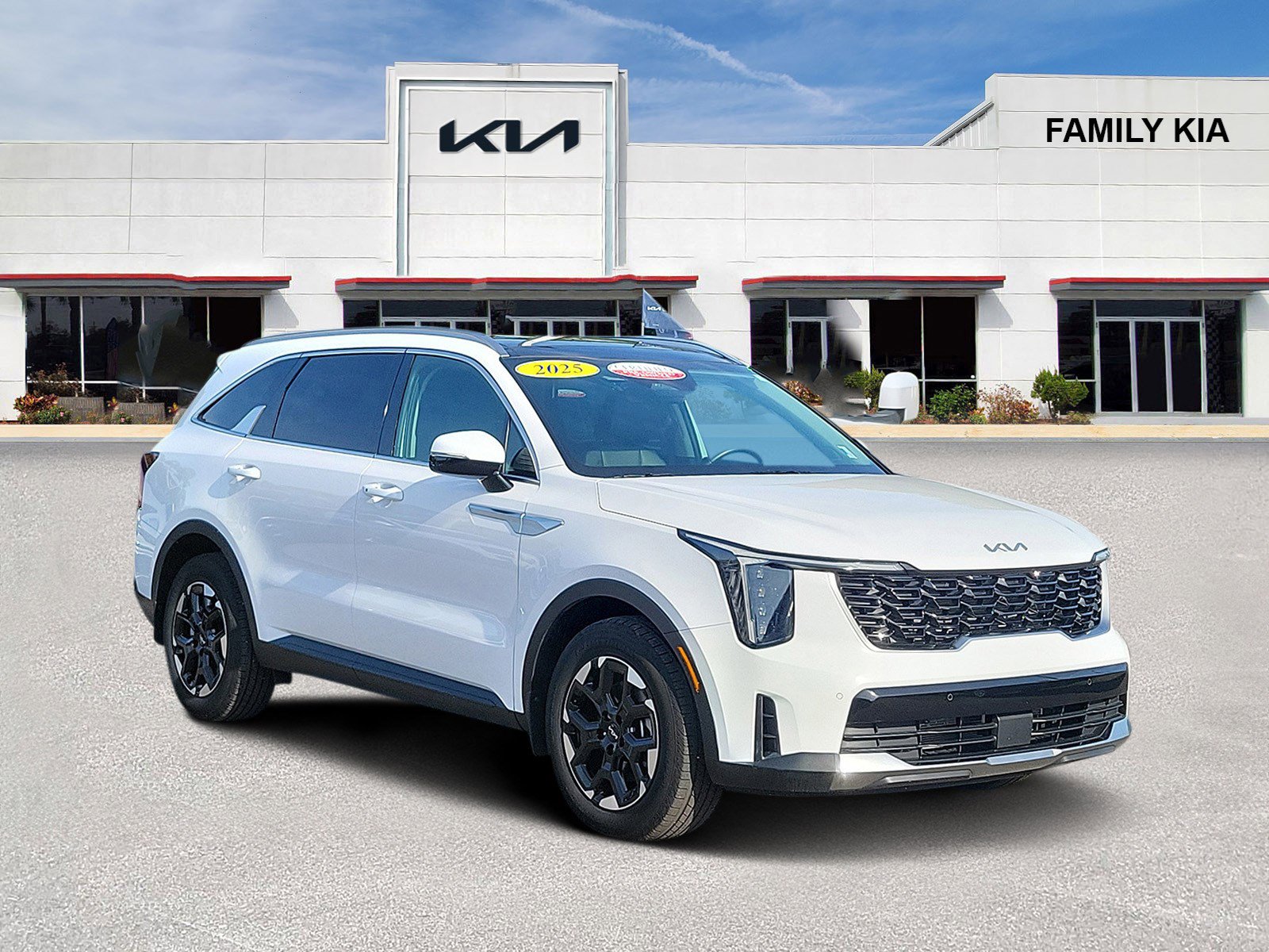 Certified 2025 Kia Sorento S w/ Panoramic Sunroof Package