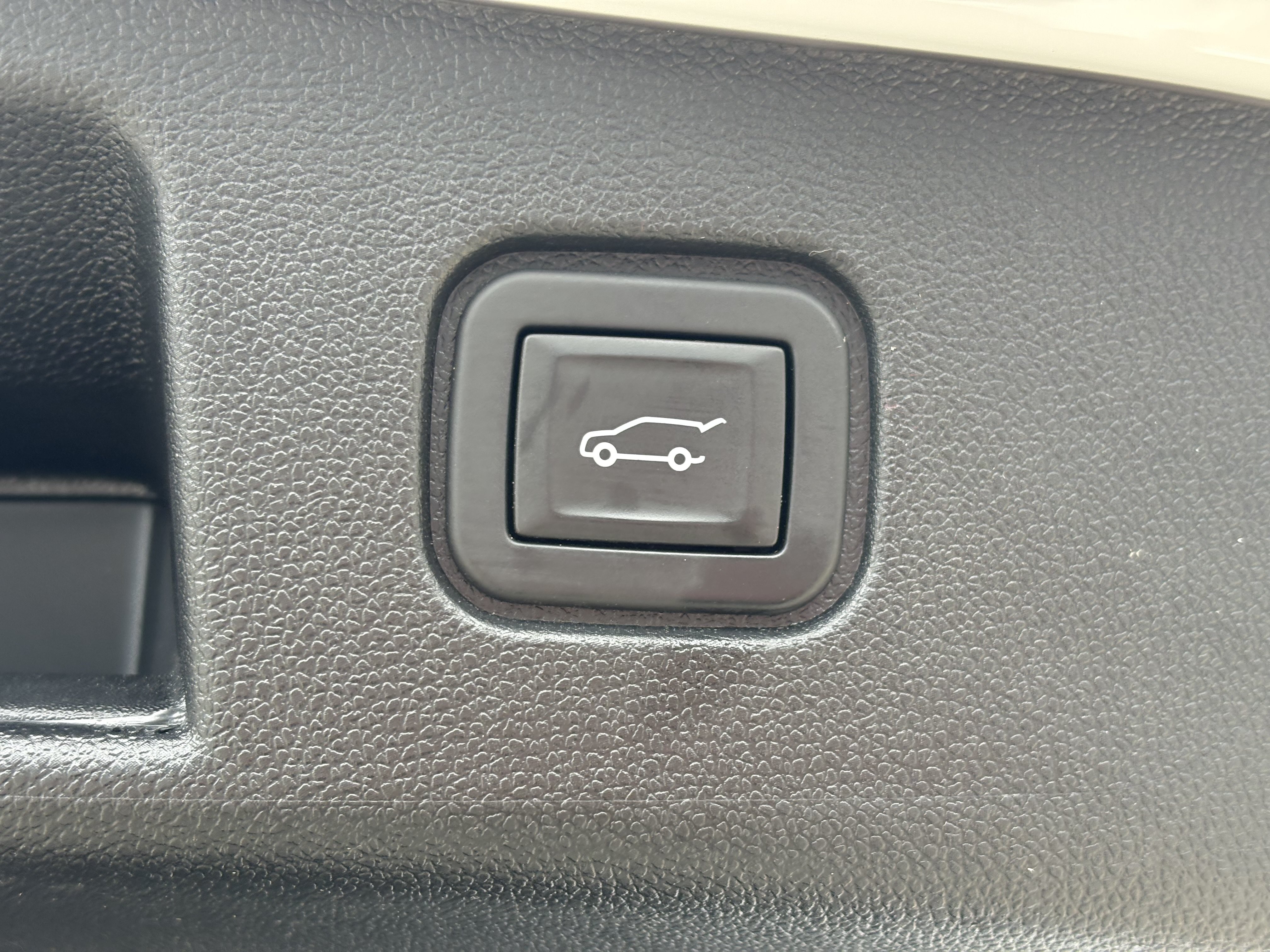 Used 2024 Chevrolet Blazer EV LT AWD/4WD image 10