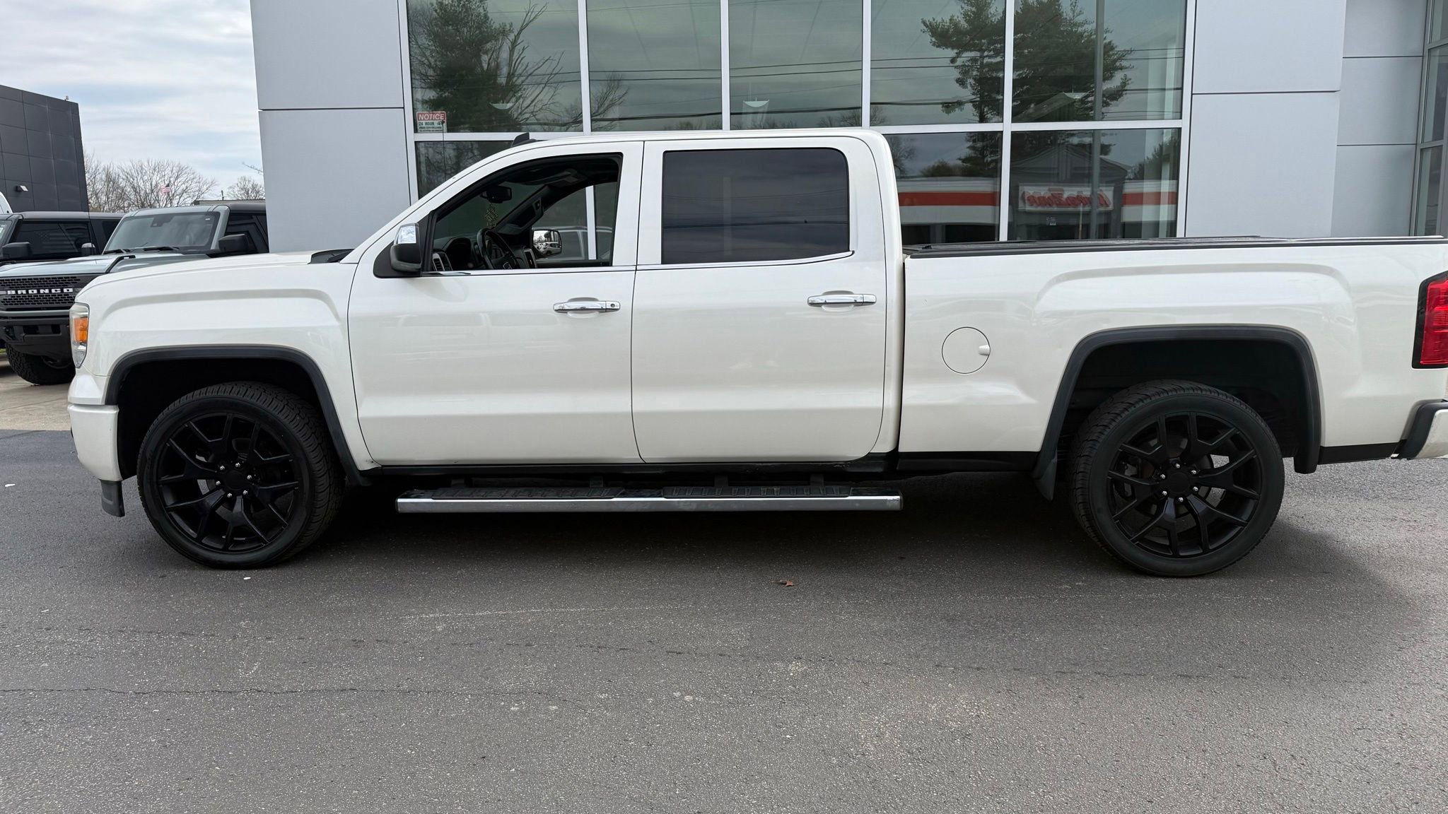 Used 2014 GMC Sierra 1500 SLT AWD/4WD image 1