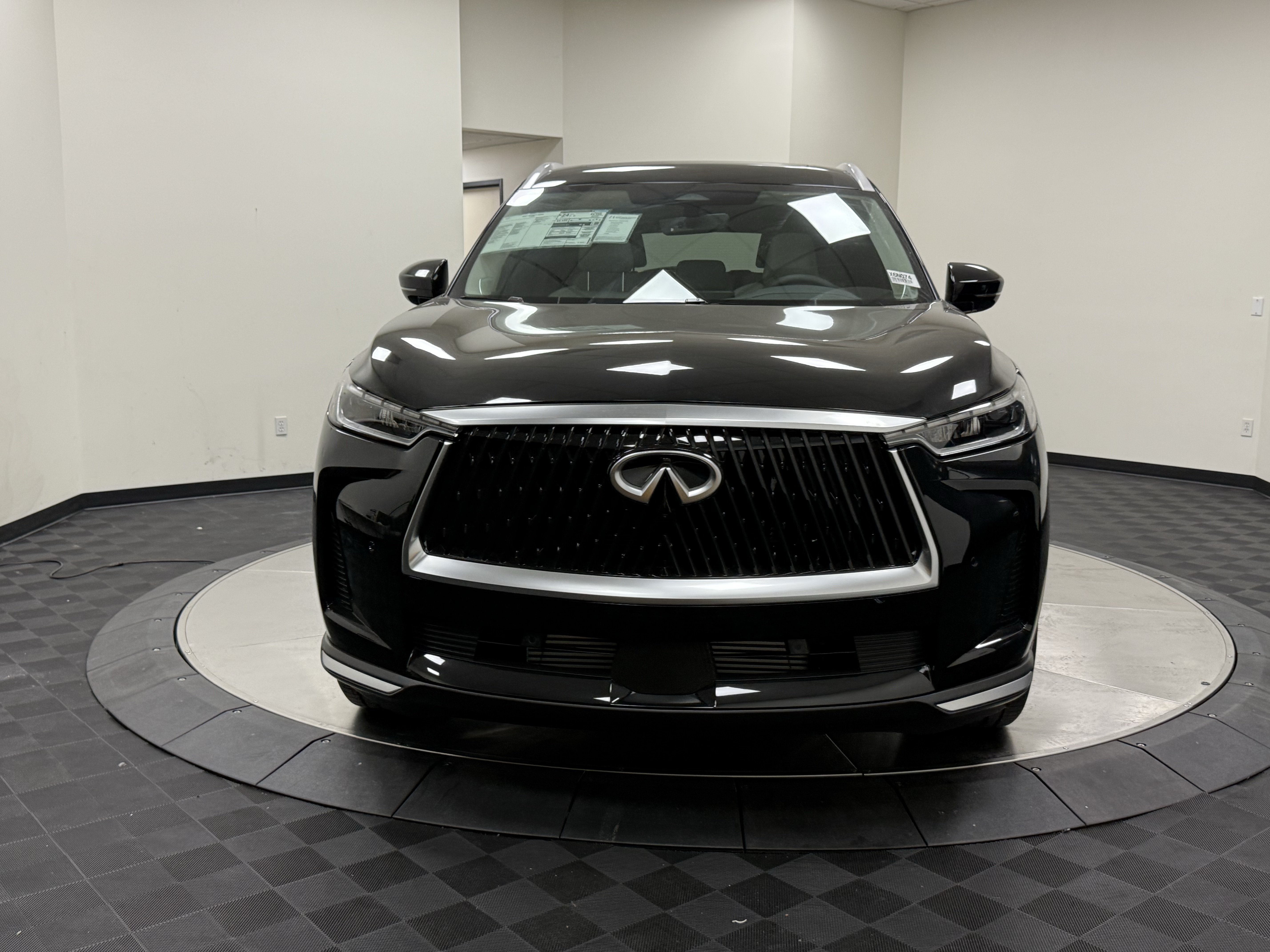 Certified 2027 INFINITI QX60 Luxe w/ Cargo Package FWD image 2