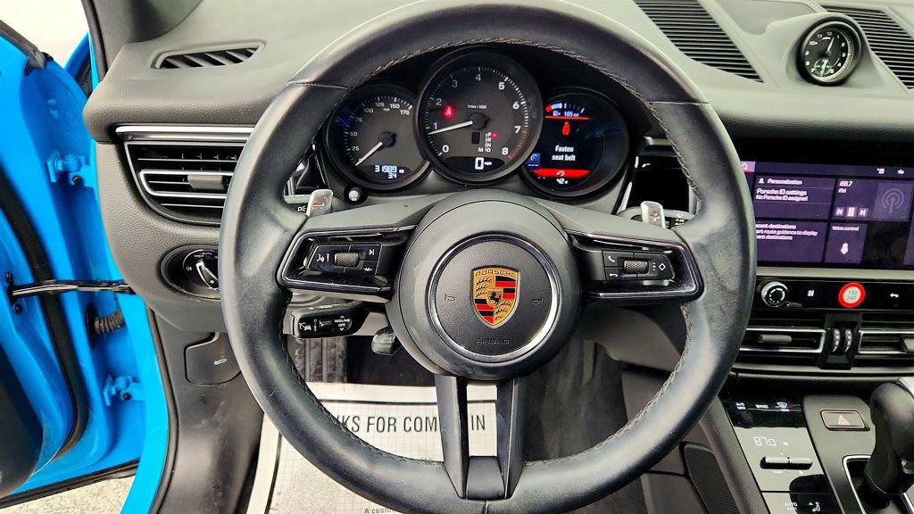 Used 2022 Porsche Macan w/ Premium Package Plus image 12