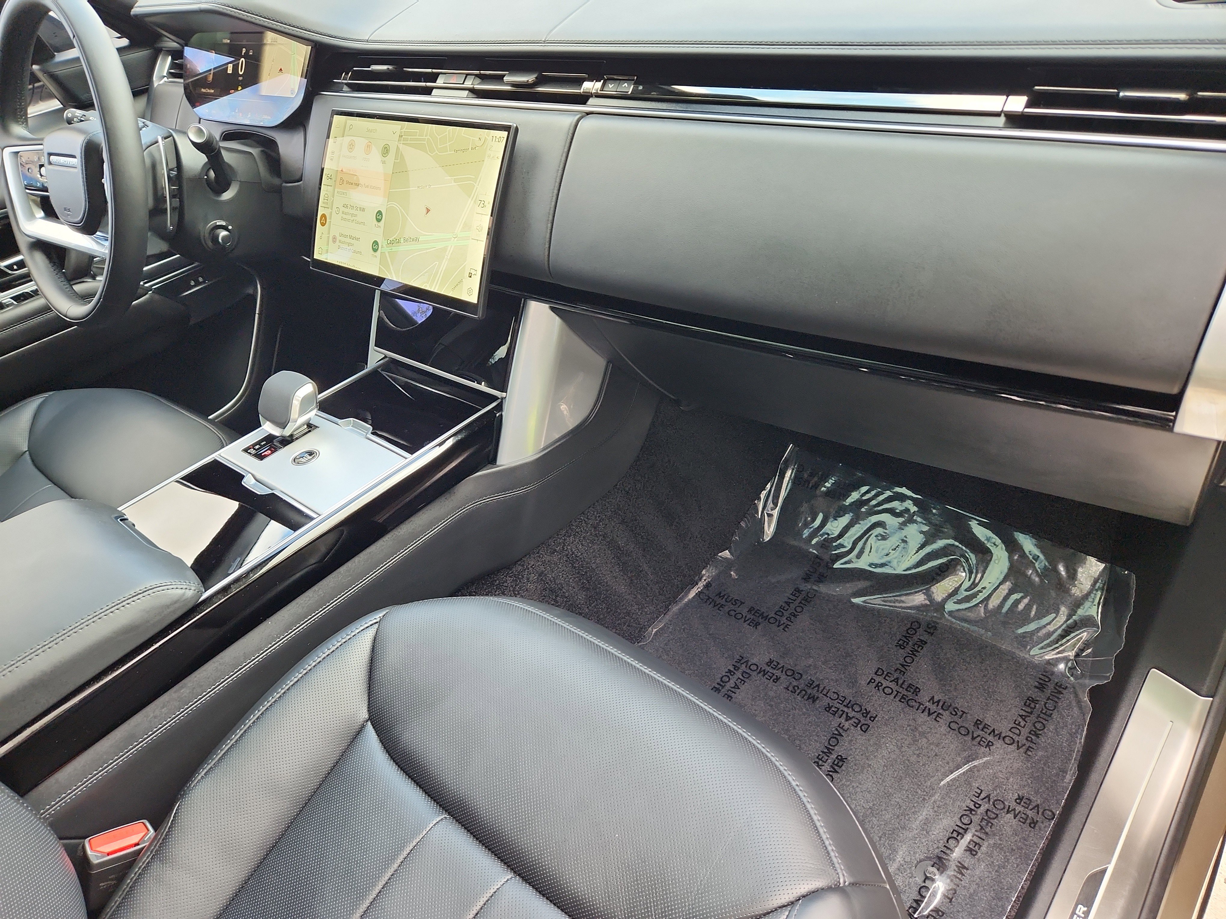 Used 2025 Land Rover Range Rover SE image 29