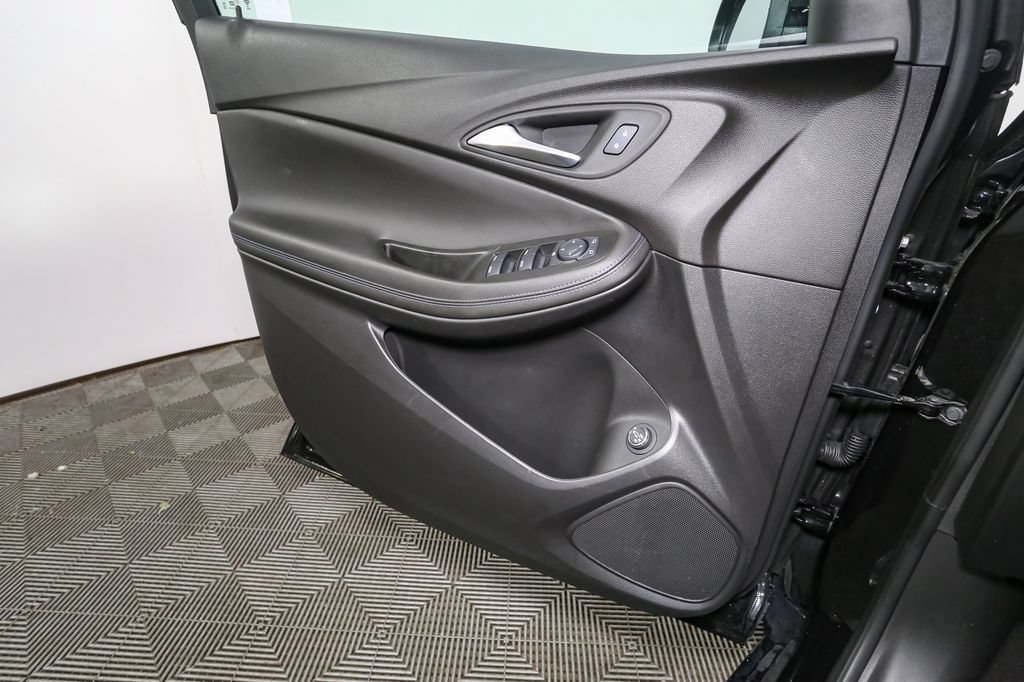 Used 2025 Buick Encore GX Sport Touring w/ Experience Buick Package AWD/4WD image 37