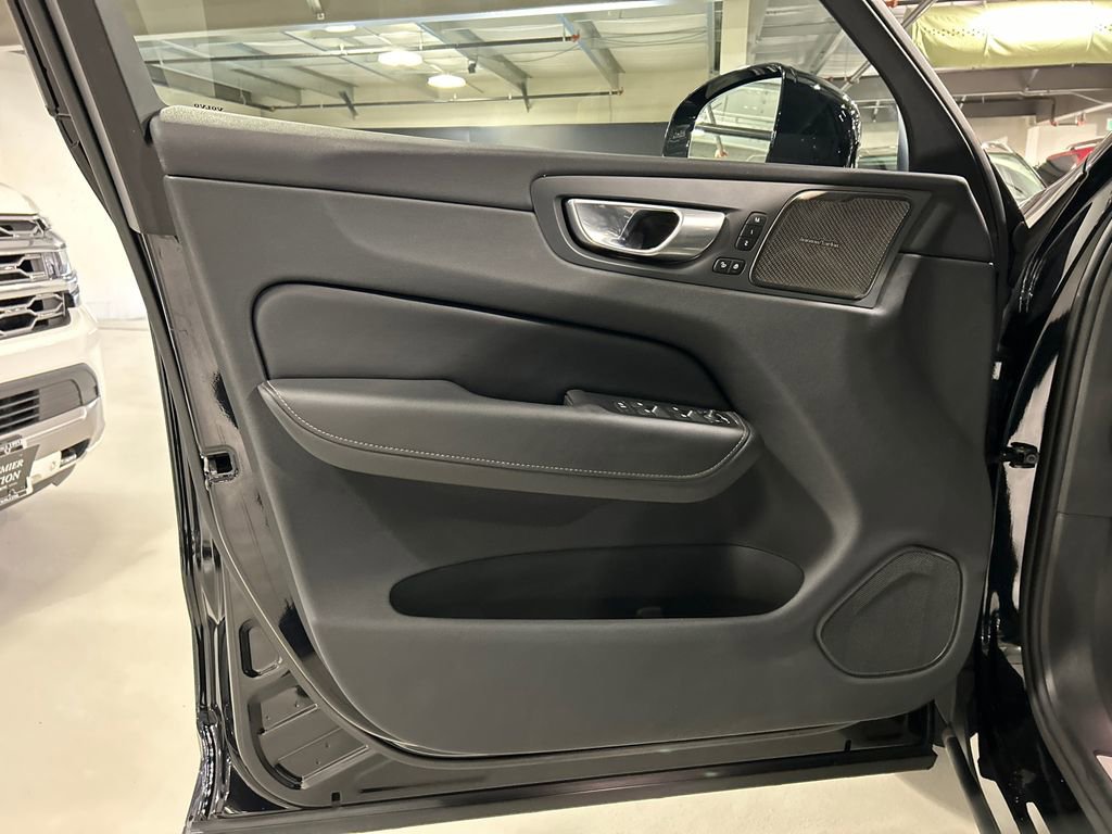 Certified 2024 Volvo XC60 B5 Ultimate w/ Protection Package Premier AWD/4WD image 9