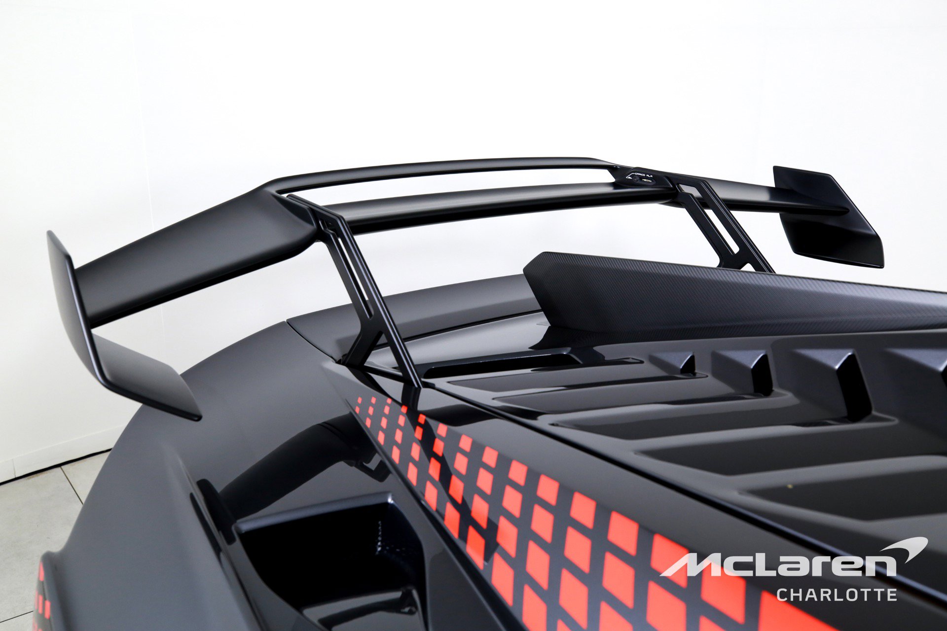 Used 2022 Lamborghini Huracan STO RWD image 27