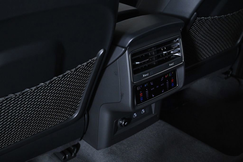 New 2026 Audi SQ8 Premium Plus image 17