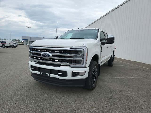 Used 2024 Ford F250 Platinum w/ FX4 Off-Road Package image 4