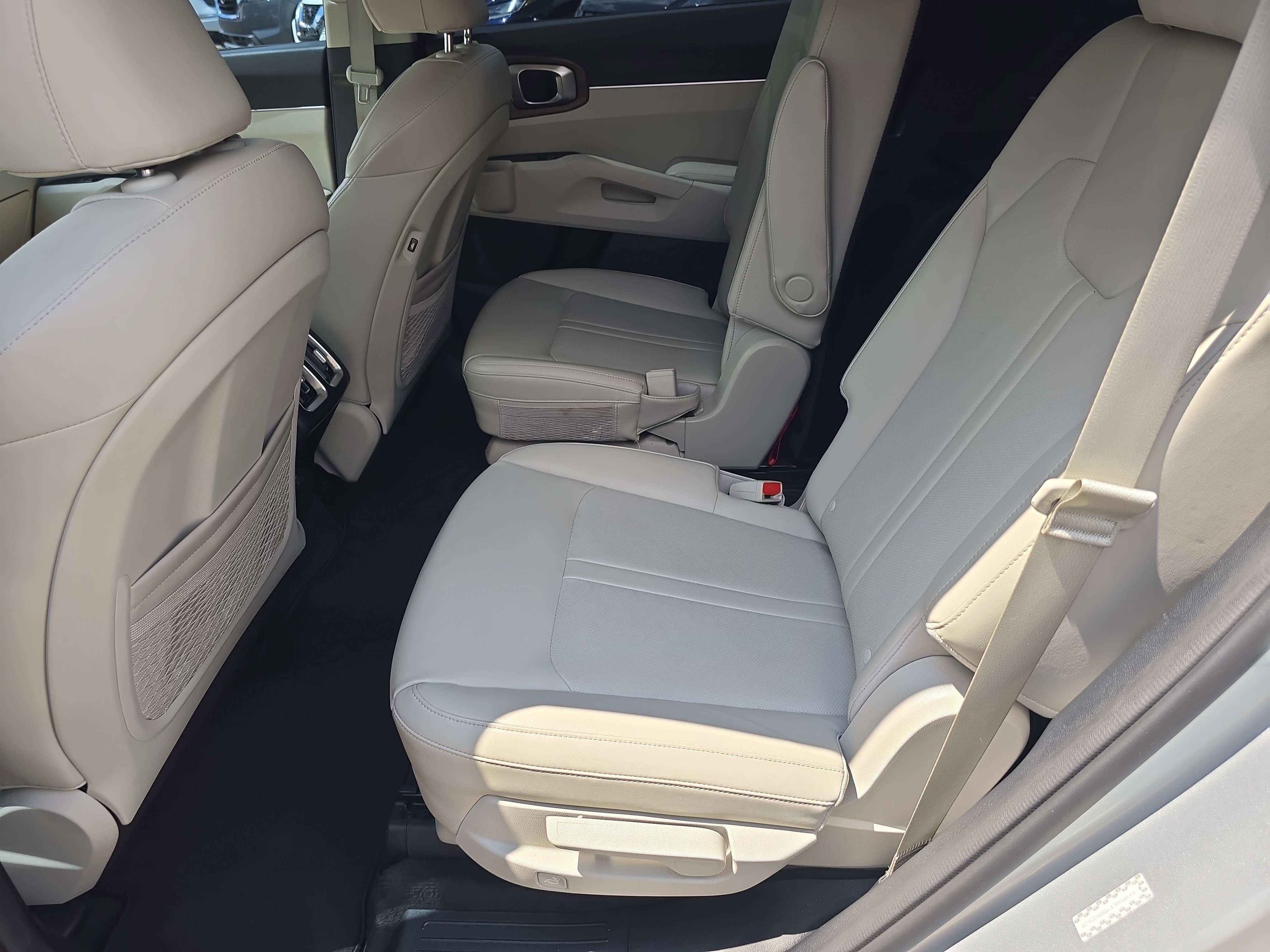 Certified 2021 Kia Sorento EX FWD image 17