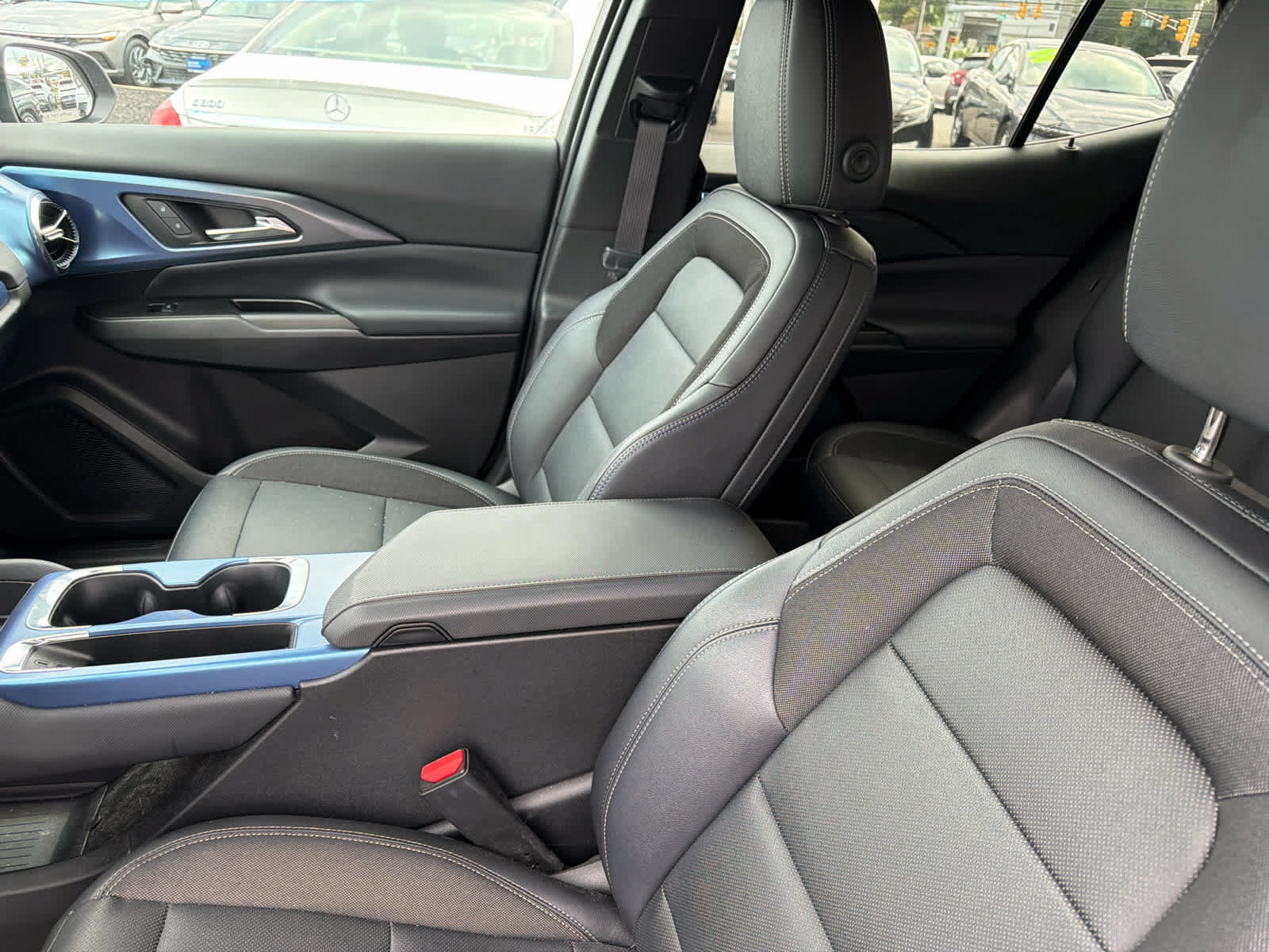 Certified 2024 Chevrolet Equinox EV LT AWD/4WD image 8