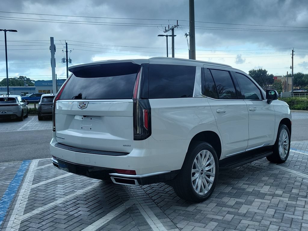 Used 2024 Cadillac Escalade Luxury RWD image 5