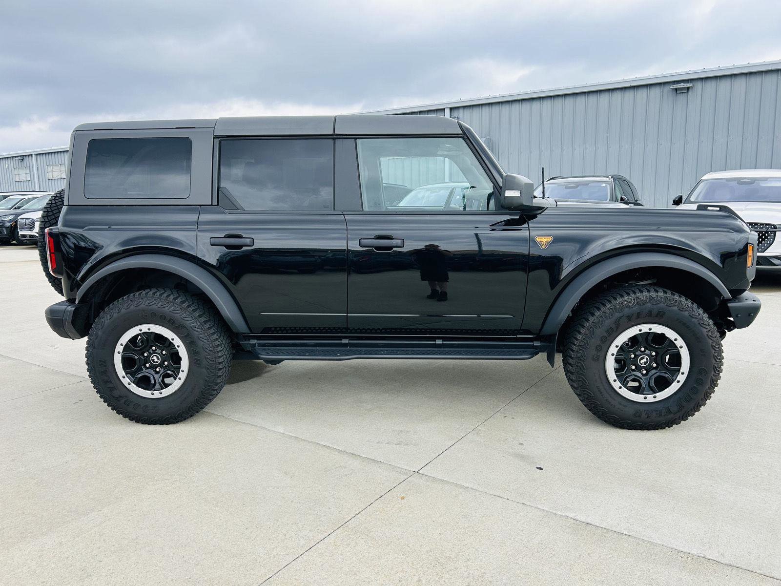 Used 2024 Ford Bronco Badlands image 40